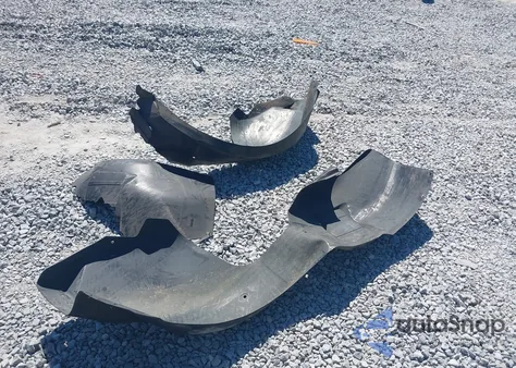 2013 Chevrolet Camaro 1Ls z USA, uszkodzony, nr VIN 2G1FE1E38D9120993